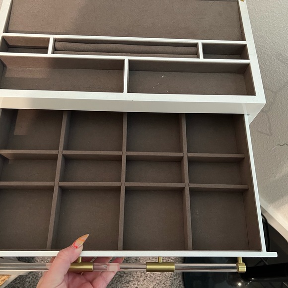 Two Kendra Scott Jewelry Boxes - Picture 2 of 5